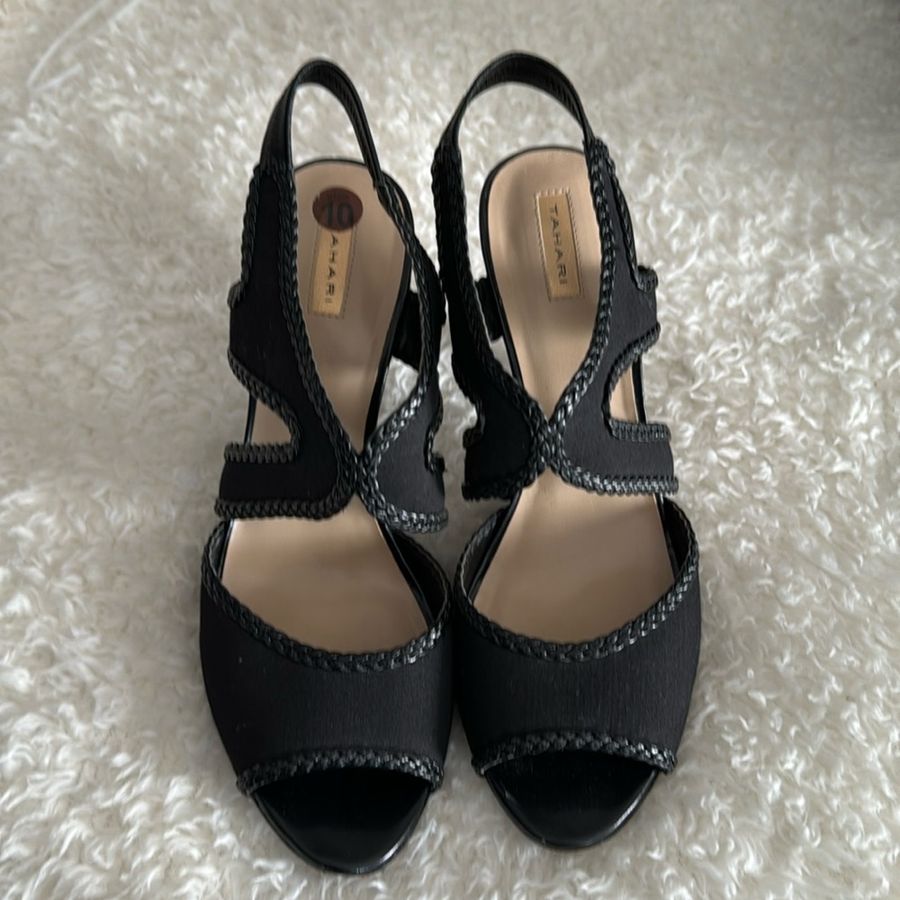 Tahari Peep Toe Shoes 10M